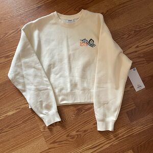 Obey, cream crew neck in medium, NWT